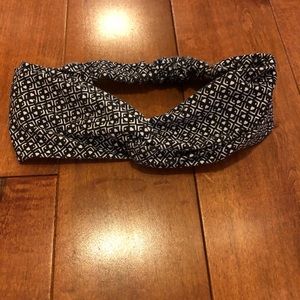 Black and white knot headband